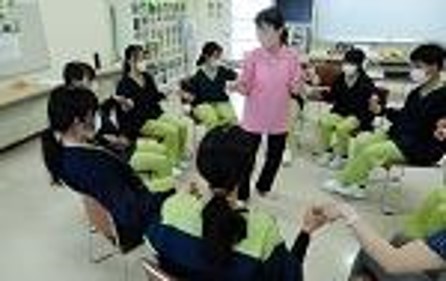 介護コースの学習・実習の様子