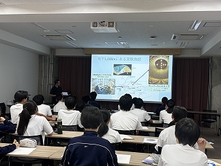 東京大学宇宙素粒子研究施設にて講義